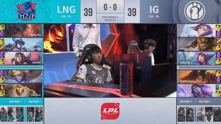 TheShy爆冷击败阿森纳，惊险取胜引爆全场！